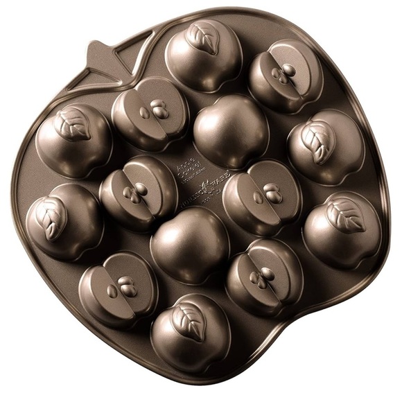 Nordic Ware Apple Slice Cakelet Cookie/Muffin/Cakelet Pan - Picture 1 of 8